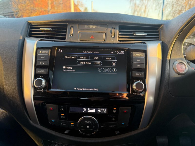 NISSAN NAVARA