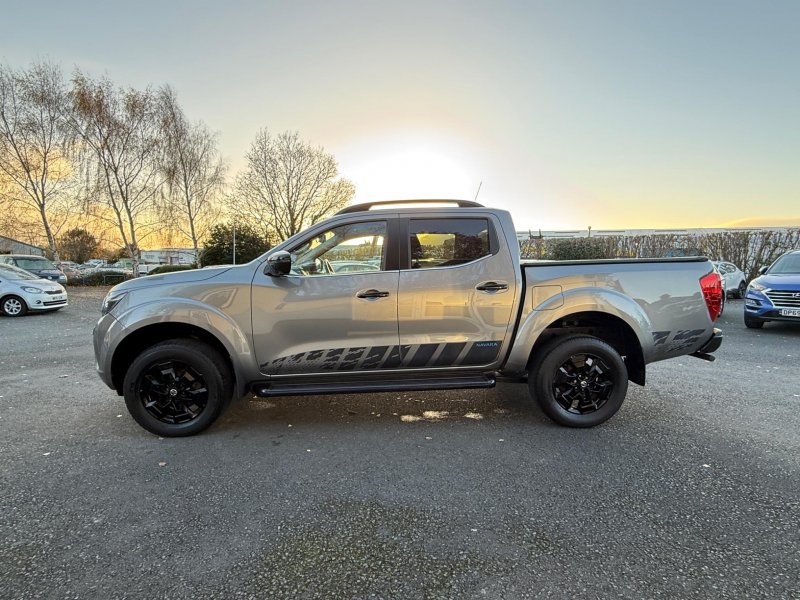 NISSAN NAVARA