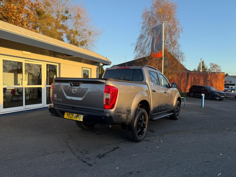 NISSAN NAVARA
