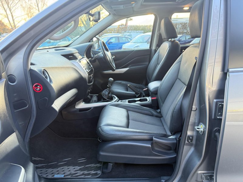 NISSAN NAVARA