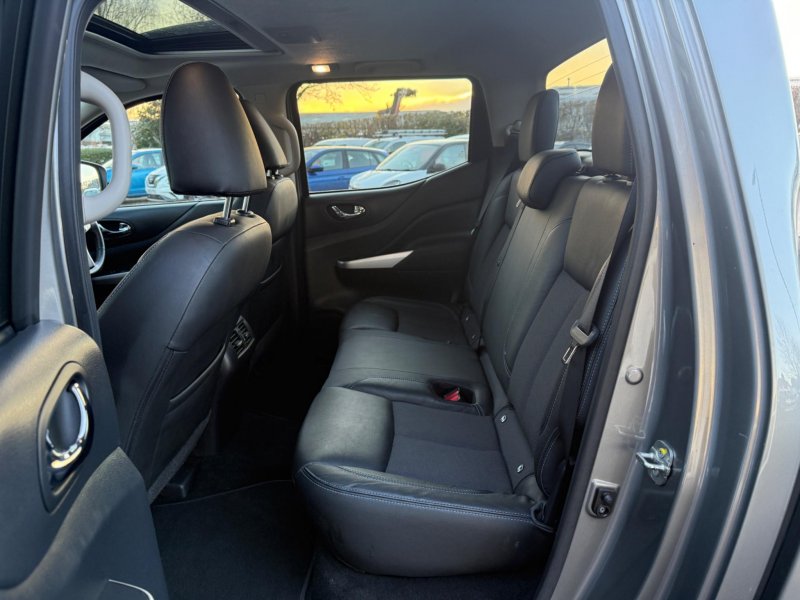NISSAN NAVARA