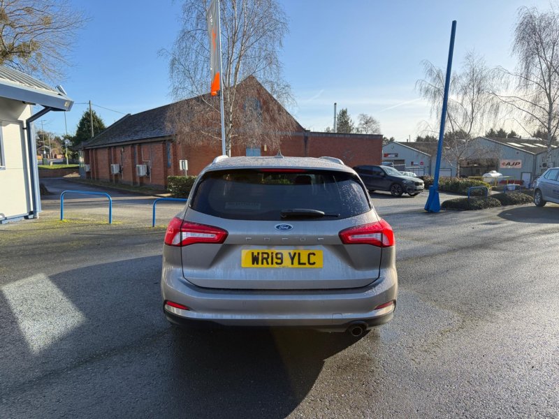 FORD FOCUS