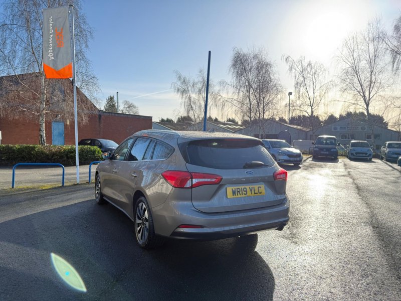 FORD FOCUS