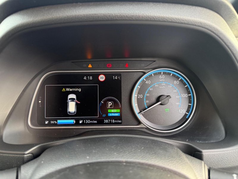 NISSAN LEAF