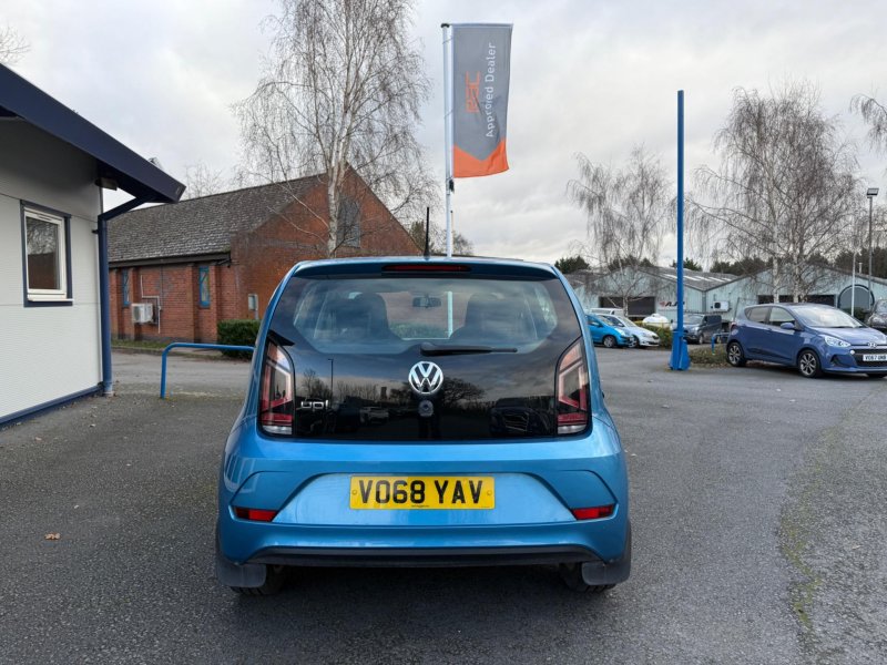 VOLKSWAGEN UP