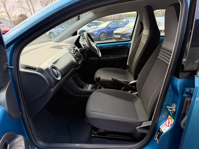 VOLKSWAGEN UP