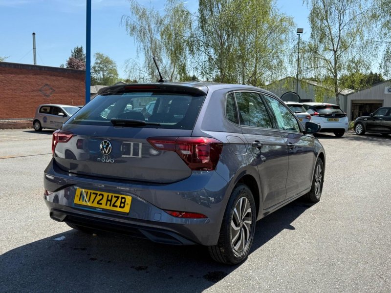 VOLKSWAGEN POLO